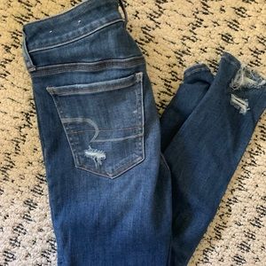 Distressed American eagle skinny jeans